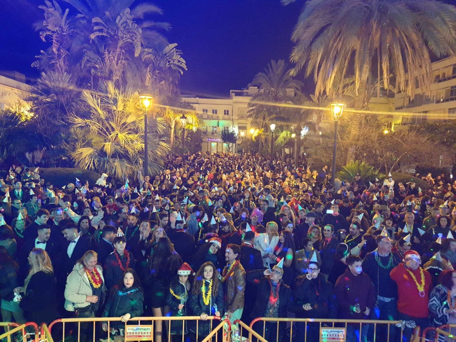 Casi 3.000 personas en la fiesta de fin de año organizada por Juventud en la Plaza Isaac Peral