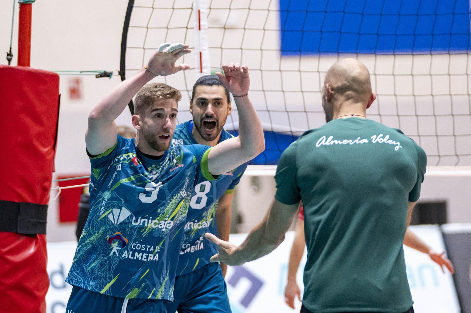 Las imágenes del partido de Superliga entre Unicaja Costa de Almería y Instercap Asisa Tarragona