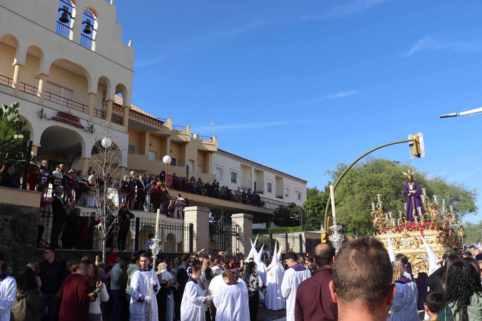 Las mejores imágenes del lunes Santo en Huelva: Hermandad del Cautivo