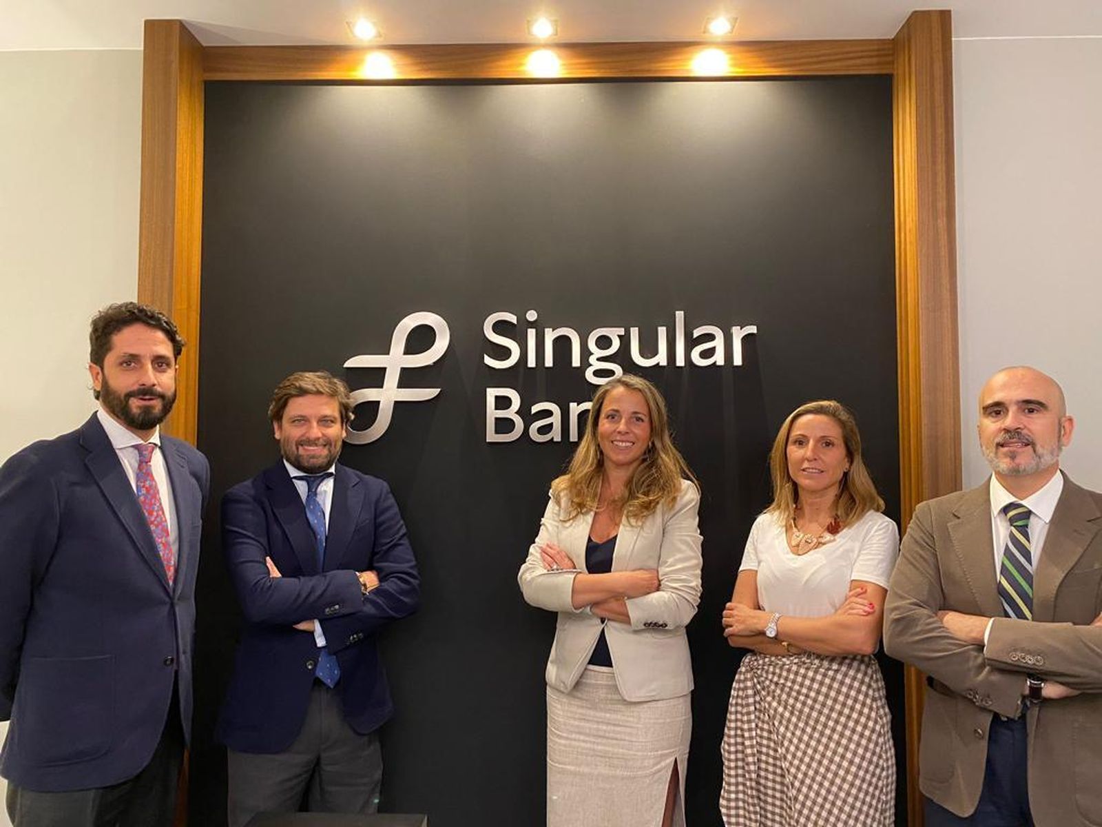 El equipo de profesionales a cargo de la nueva oficina.