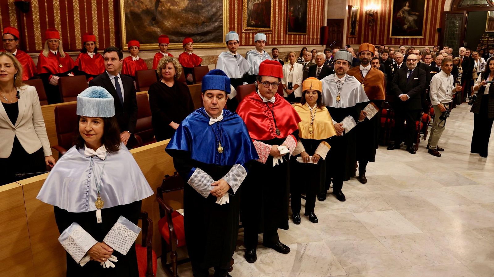 Una amplia representación de autoridades -académicas, civiles, militares, y eclesiásticas- han acompañado a la Universidad CEU Fernando III.