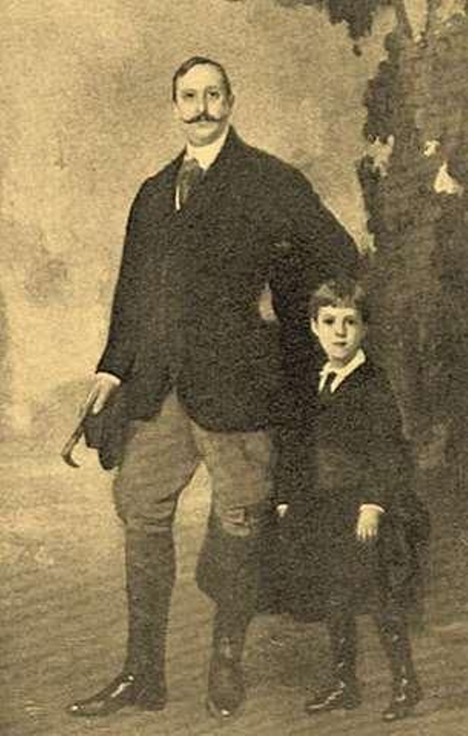 Miguel Pando Gamón Goñi y su hijo mayor.