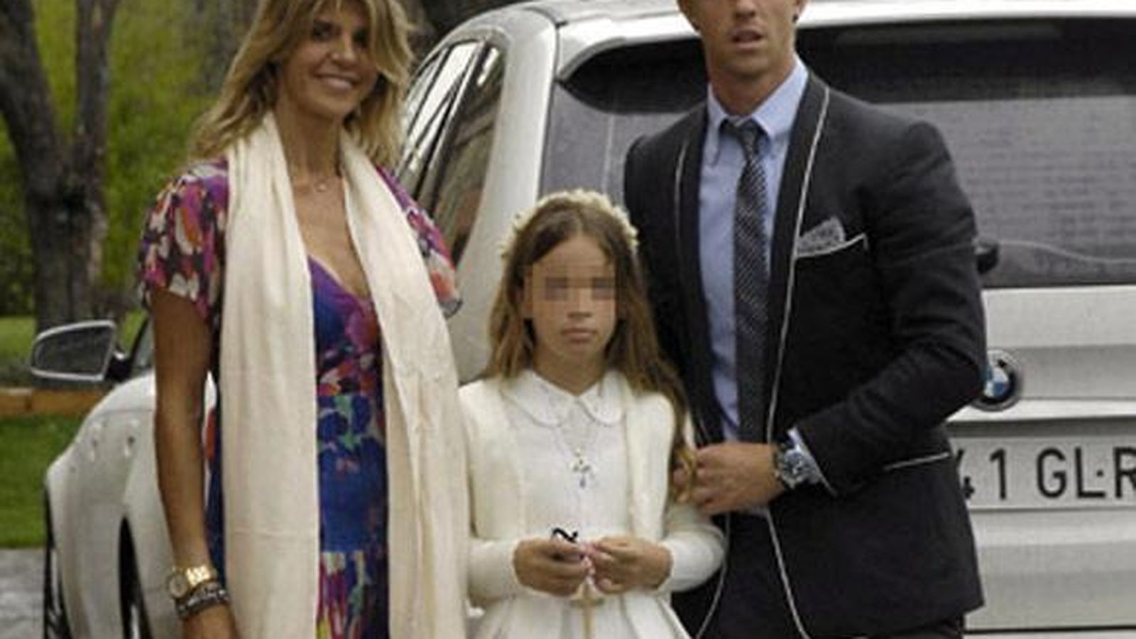 Arantxa y Guti, cuando aún eran pareja, en la comunión de Zayra, su hija mayor.