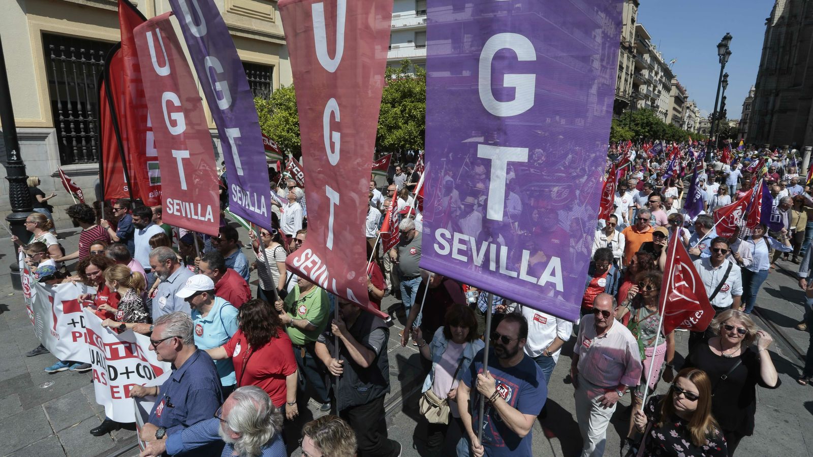 las imágenes de la  manifestación del Primero de Mayo en Sevilla