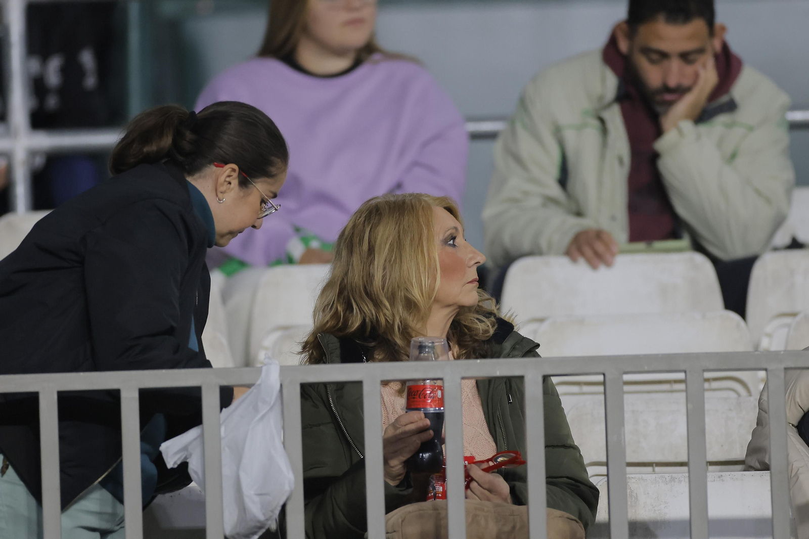 Búscate en las fotos del Betis-Las Palmas