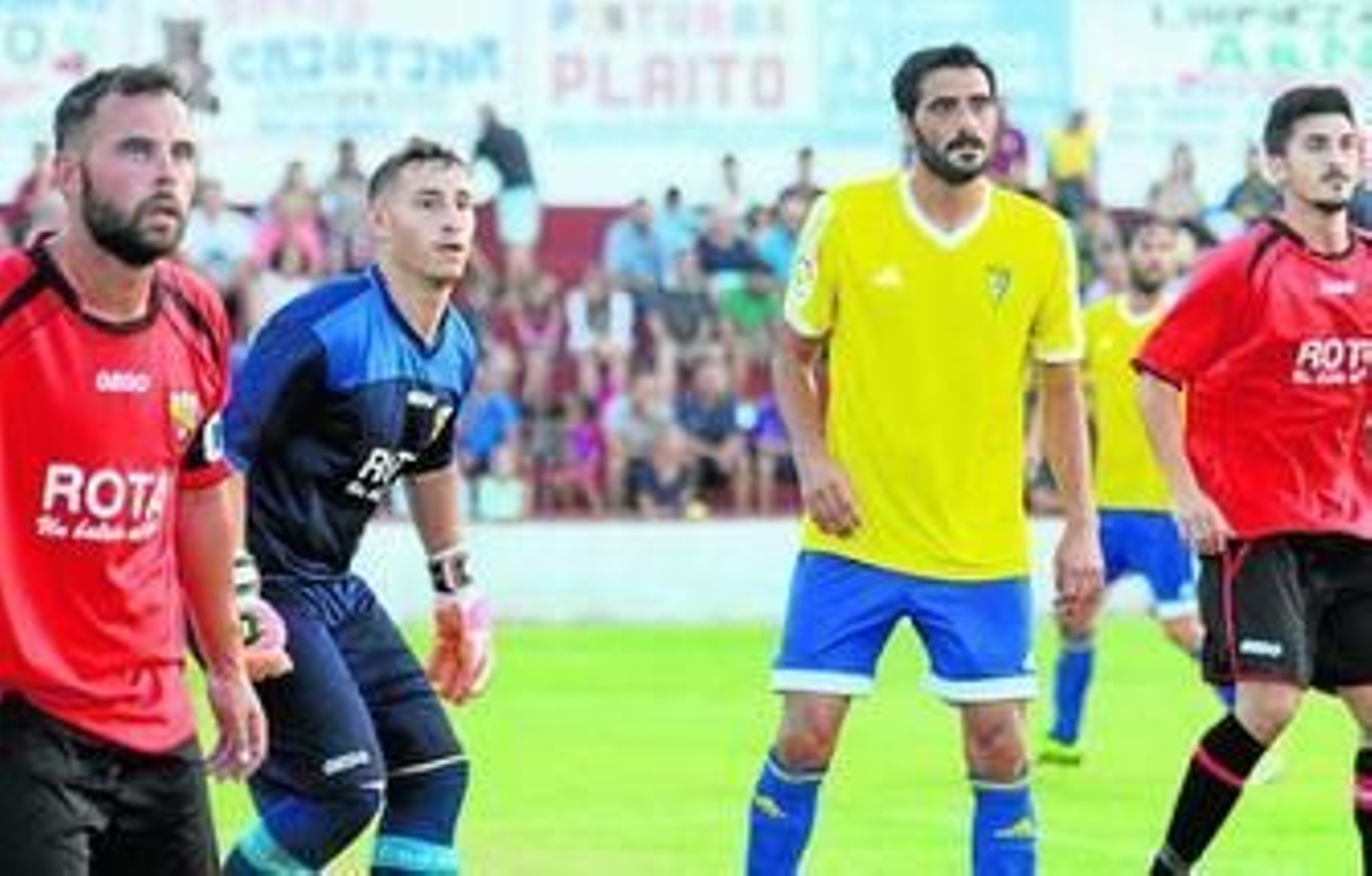 El delantero jerezano del Cádiz Dani Güiza fue uno de los atractivos del partido.