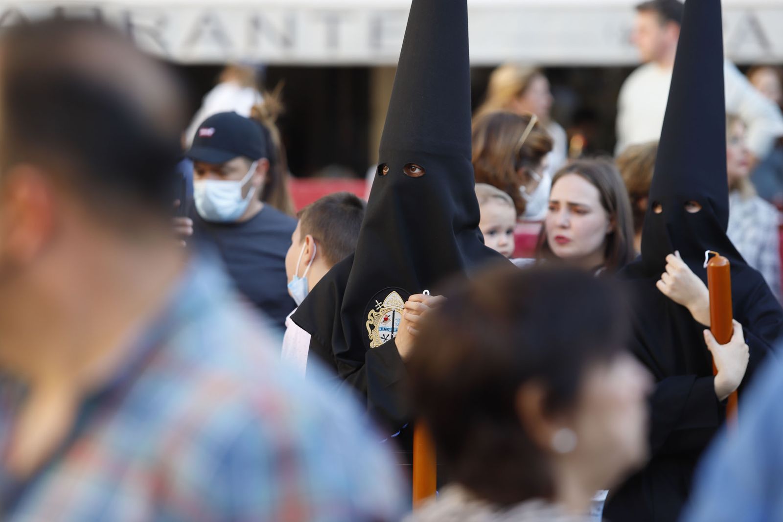 La Hermandad de la Buena Muerte procesiona por las calles de Huelva