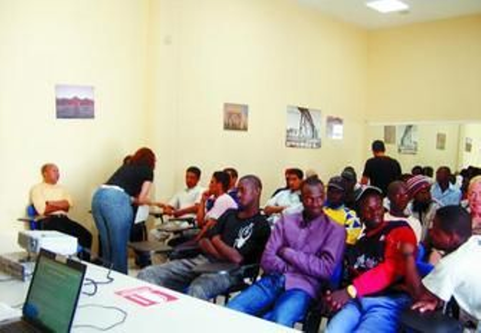 La mayoría de los demandantes de asesoramiento son de origen senegalés. La mayoría de los demandantes de asesoramiento son de origen senegalés.