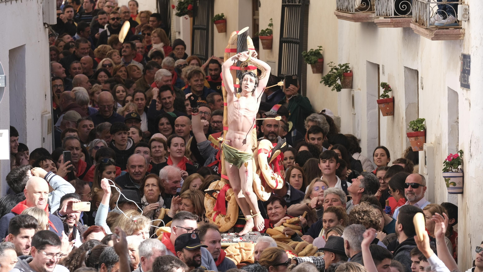 Los vecinos de Lubrín se echan a las calles por San Sebastián