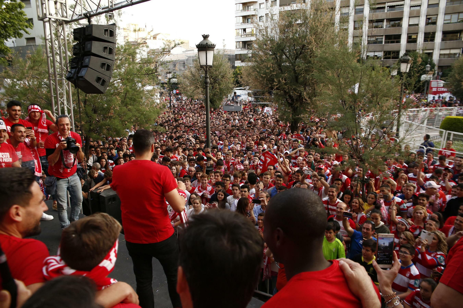 La Fuente de las Batallas, punto de reunión de todo el granadinismo