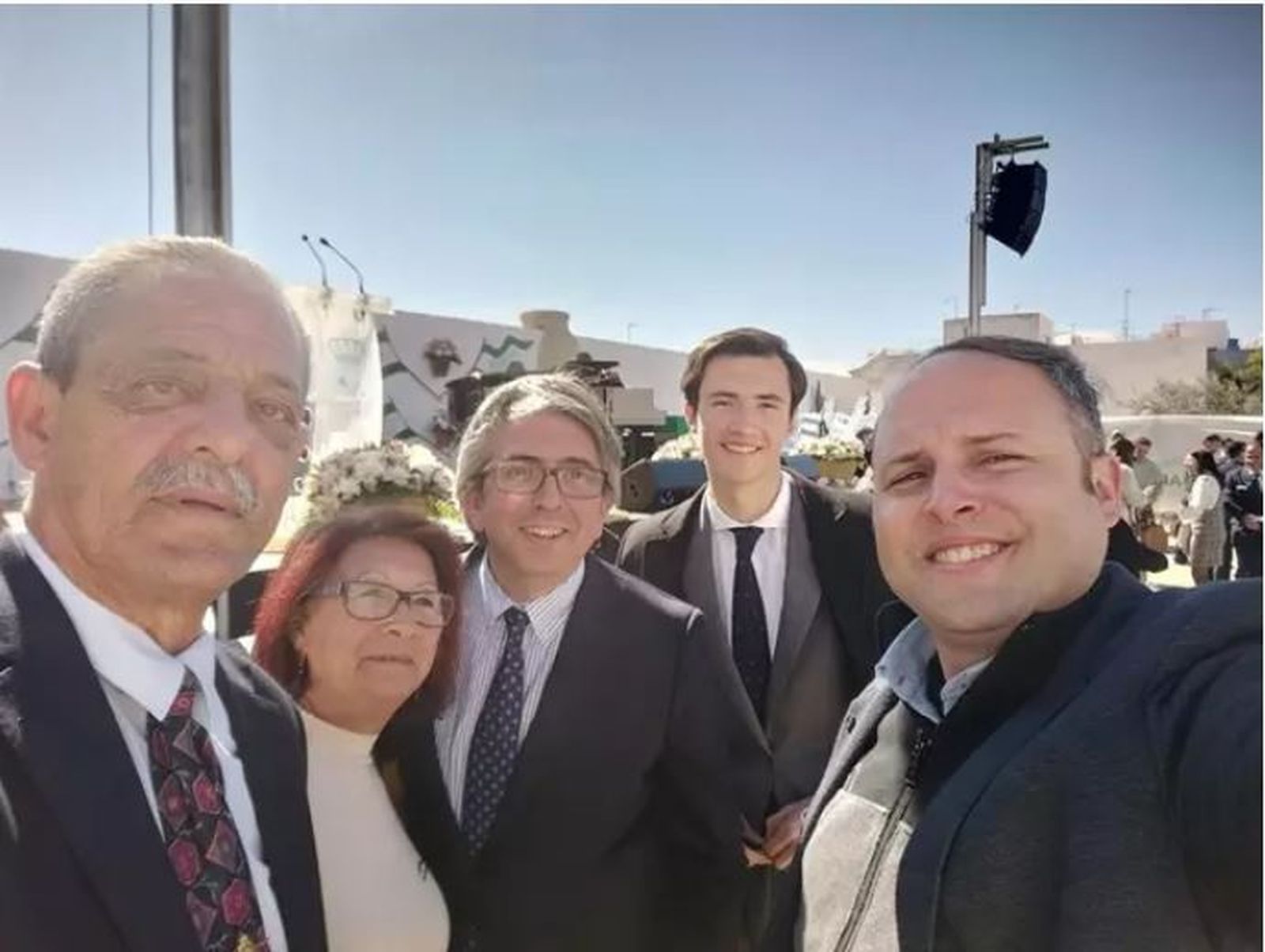 Domingo Camino, a la izquierda de la imagen