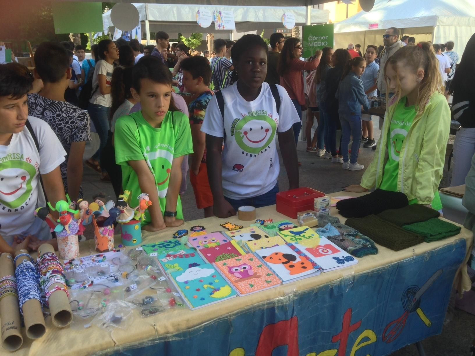 Imagen de la inauguración de la Feria de Emprendimiento en la Plaza de la Soledad.