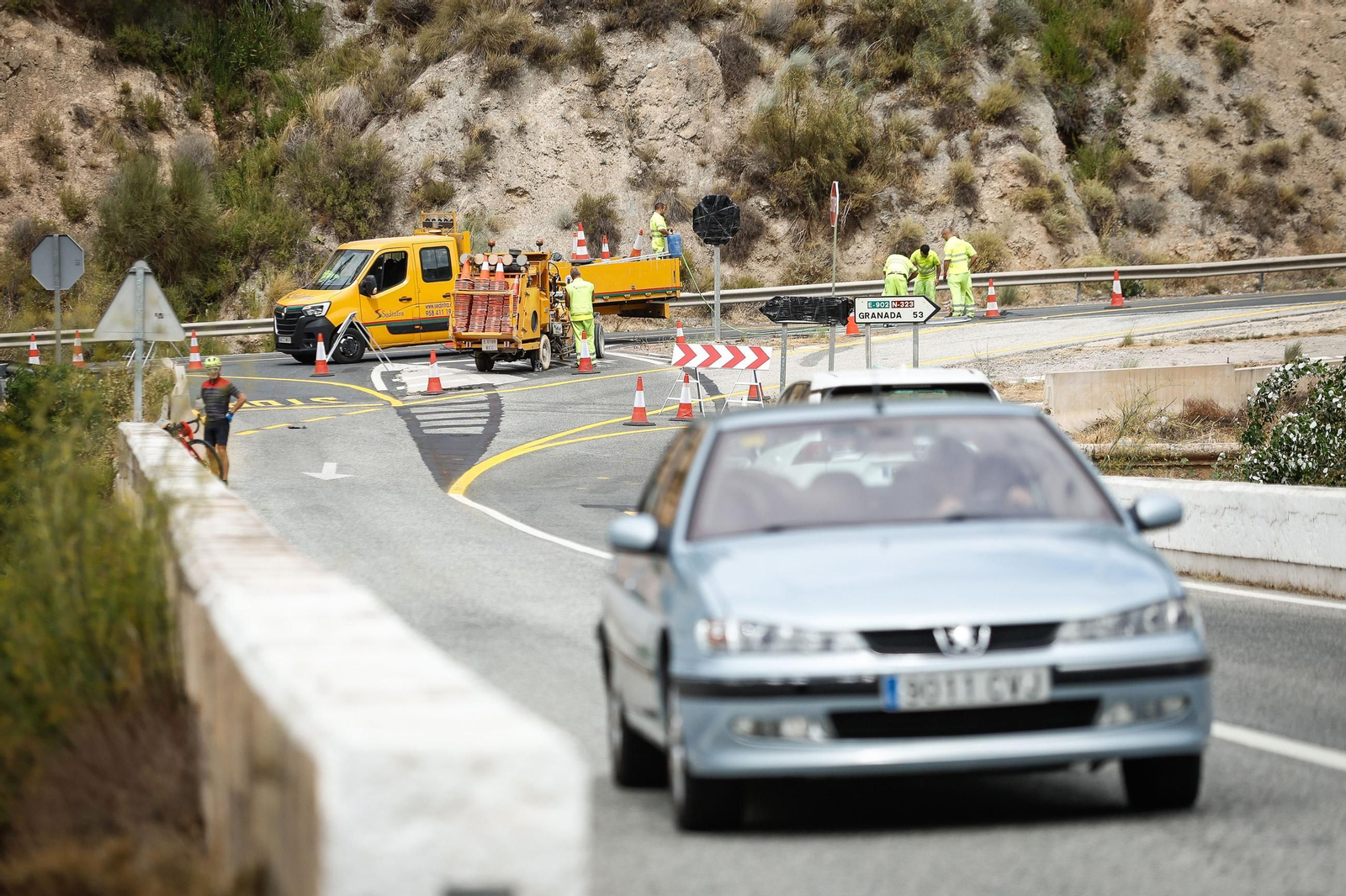 Fotos: así ha ido el primer día de cortes en la autovía A-44 de la Costa de Granada