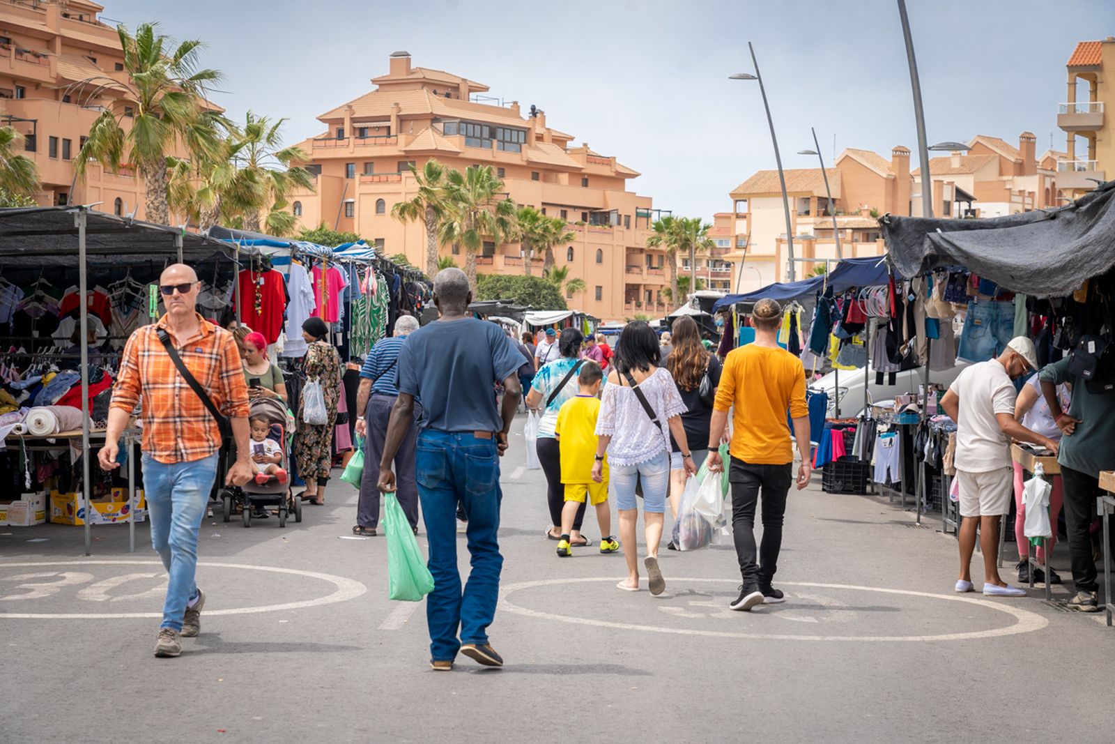 Mercadillo de los jueves en Roquetas.