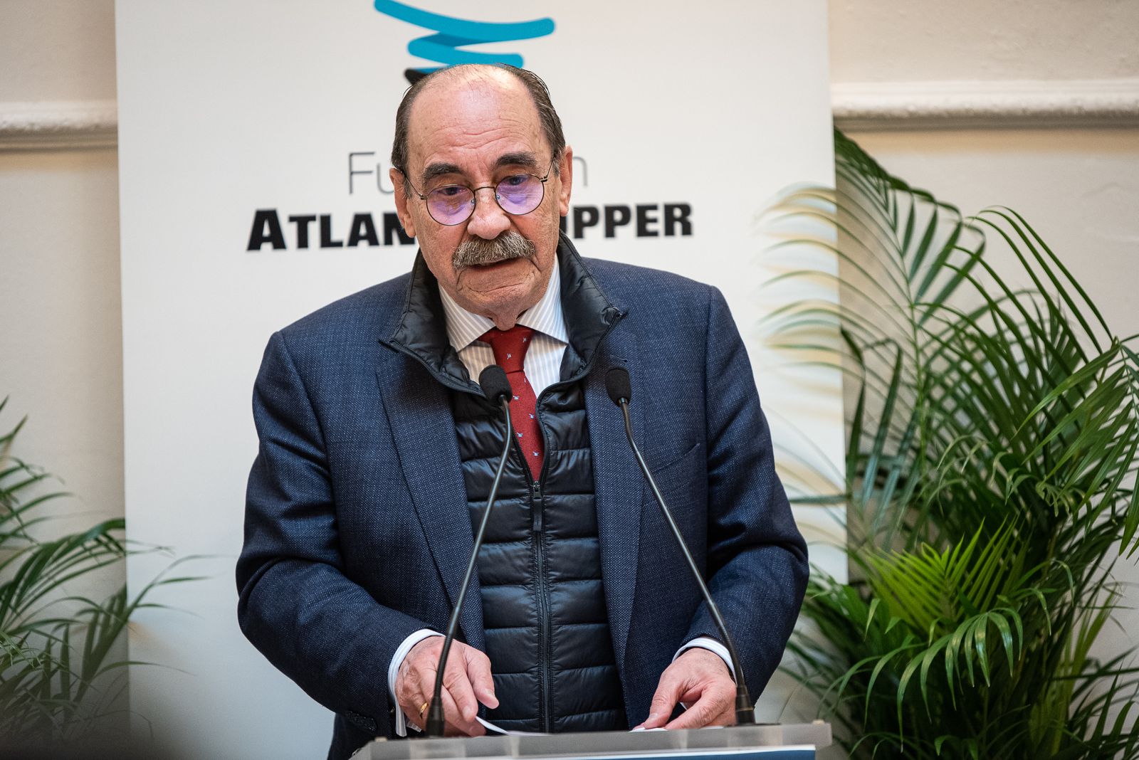 Imágenes de la entrega del premio literario "Hablando en cobre" de la Fundación Atlantic Copper