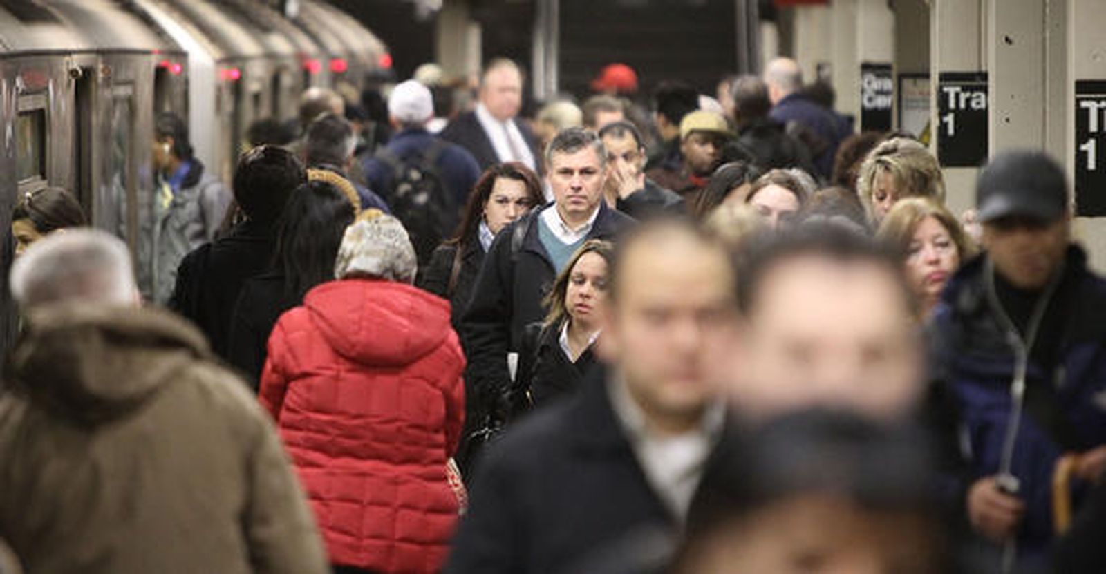 El metro recupera la normalidad tras el atentado/ AFP