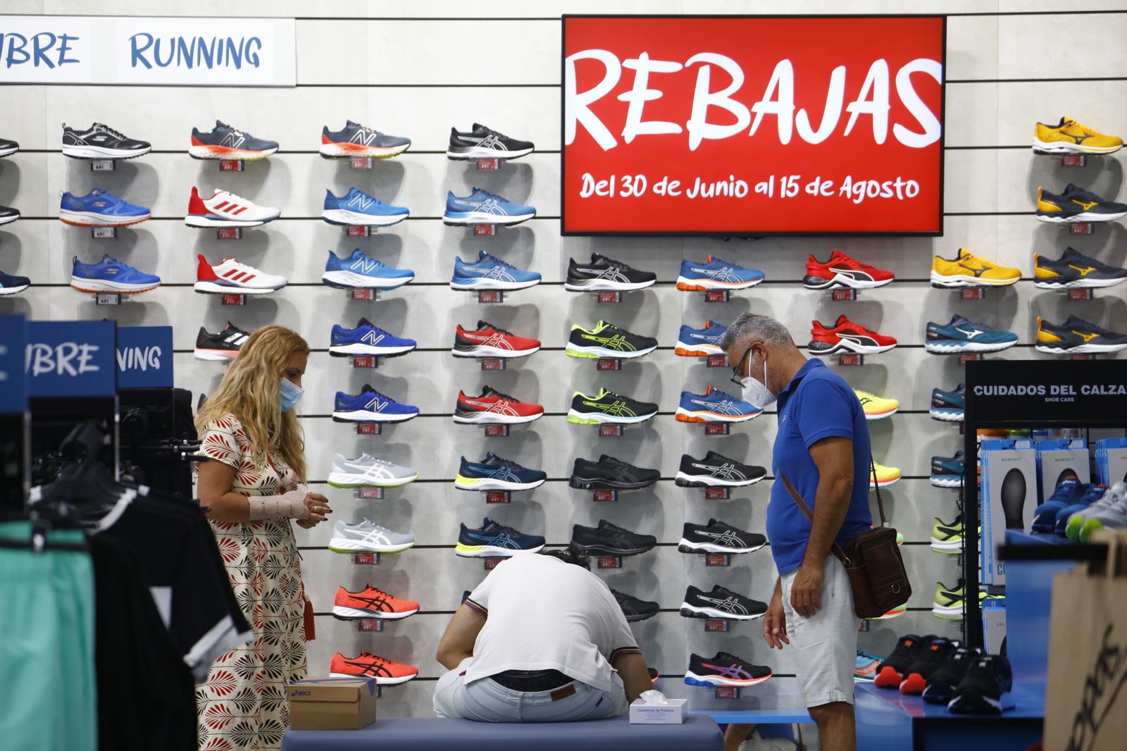 Día de apertura en el parque comercial Los Patios de Azahara de Córdoba, en imágenes