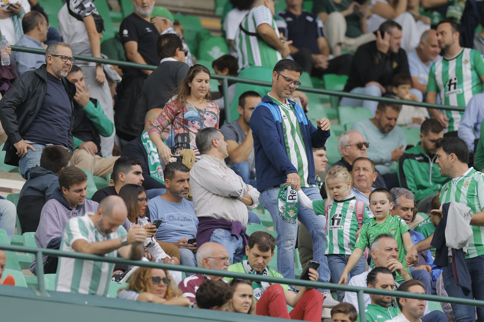 Búscate en las fotos del Betis-Osasuna