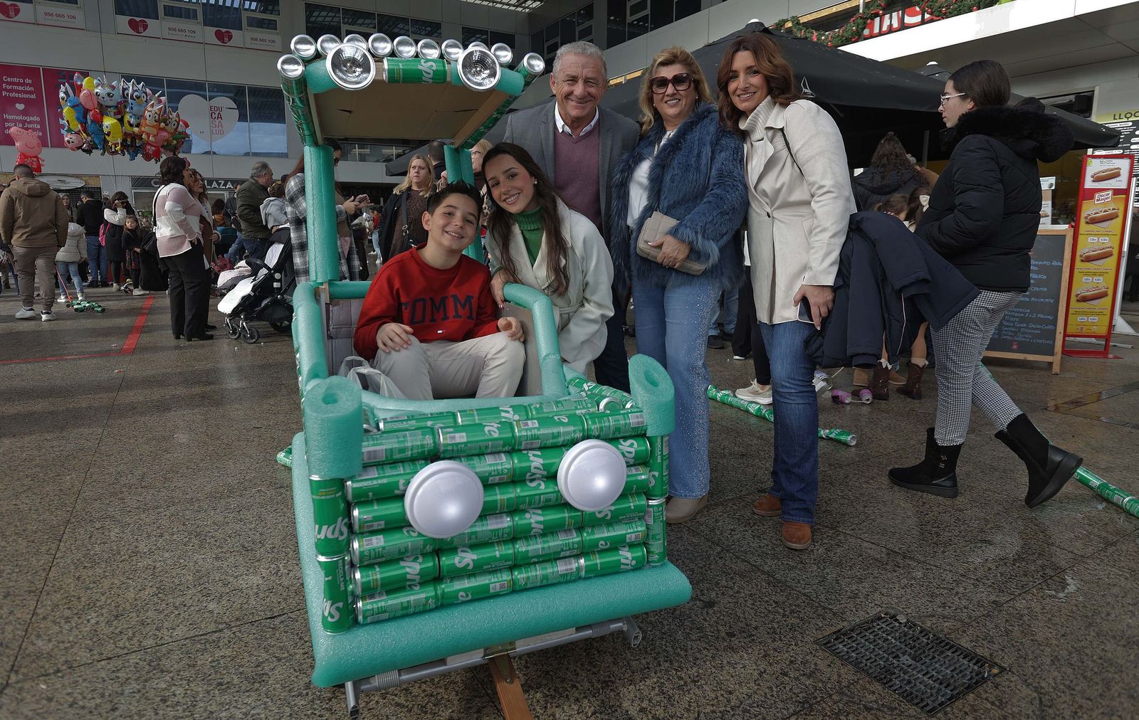 Búscate en el multitudinario arrastre de latas 2026 en Algeciras