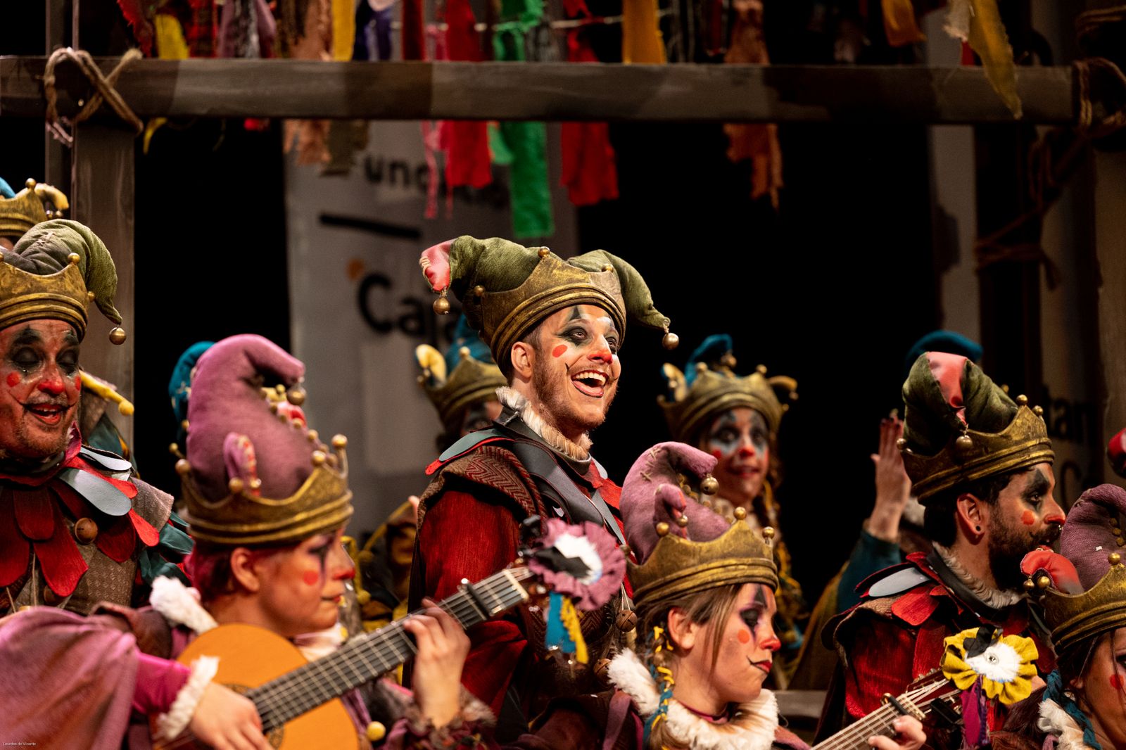 Coro 'La fiesta de los locos'