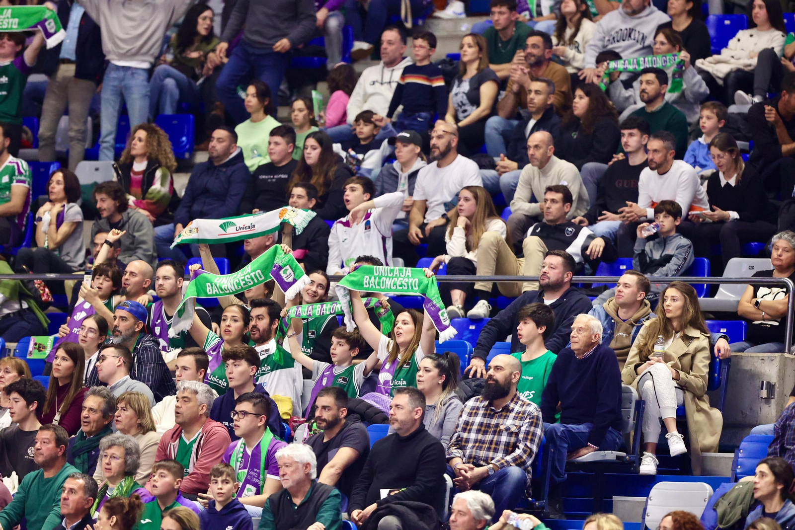 Búscate en las gradas del Carpena en el Unicaja - Básket Girona