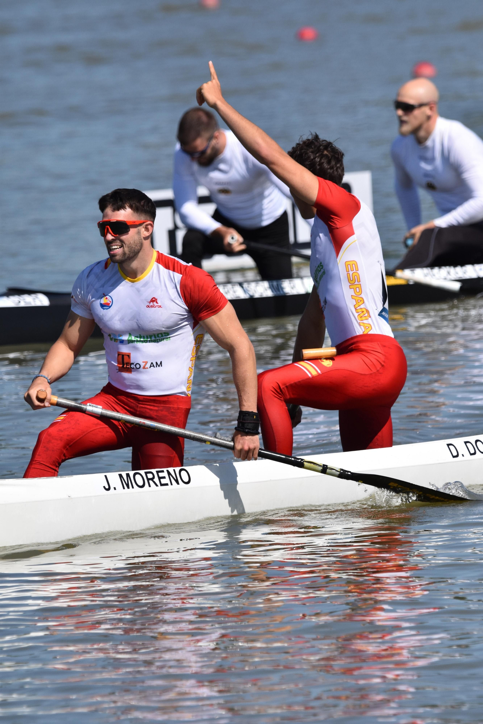 Moreno y Domínguez celebran su triunfo en las series.