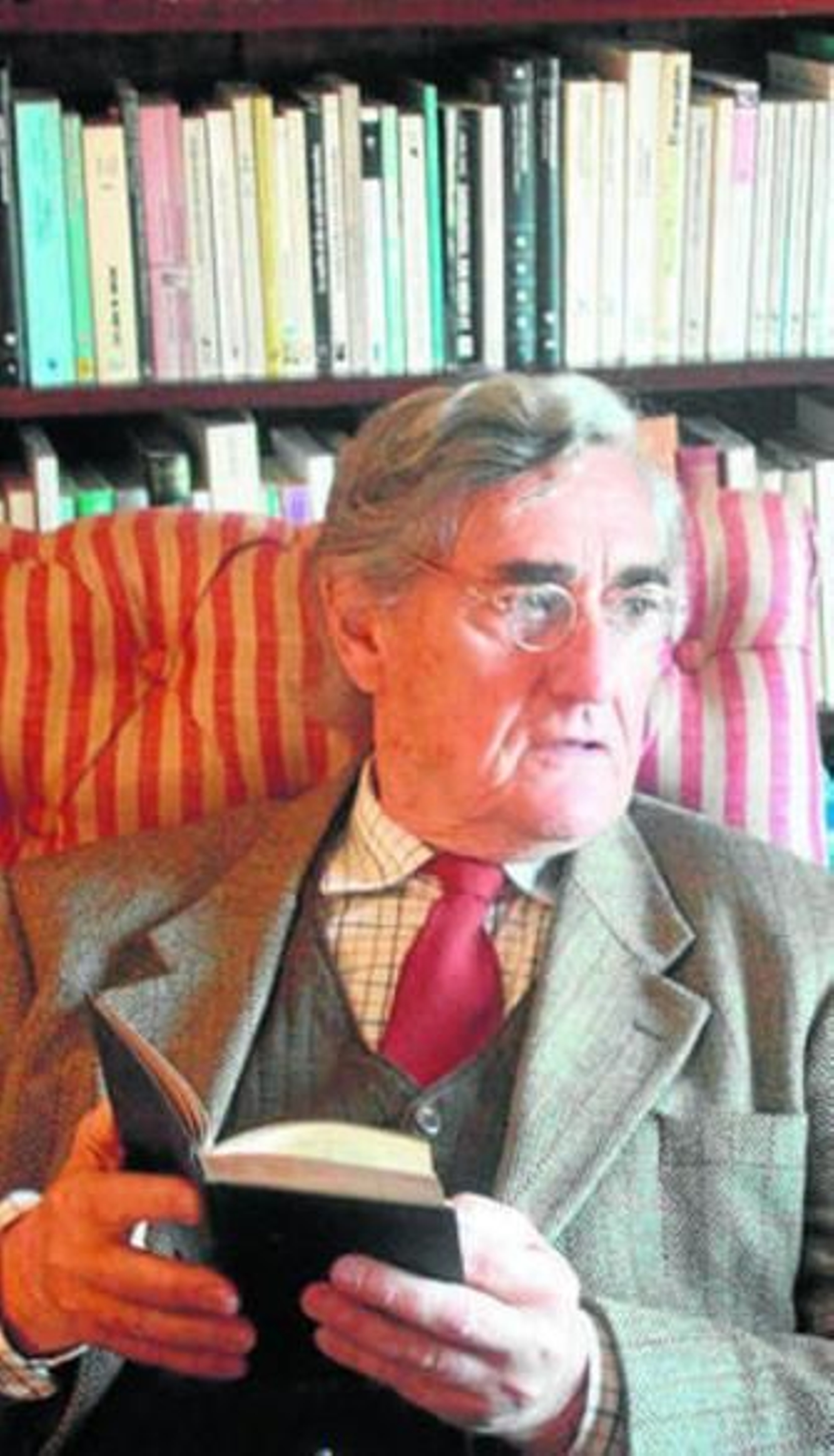 El escritor y periodista Ignacio Romero de Solís (Sevilla, 1937).