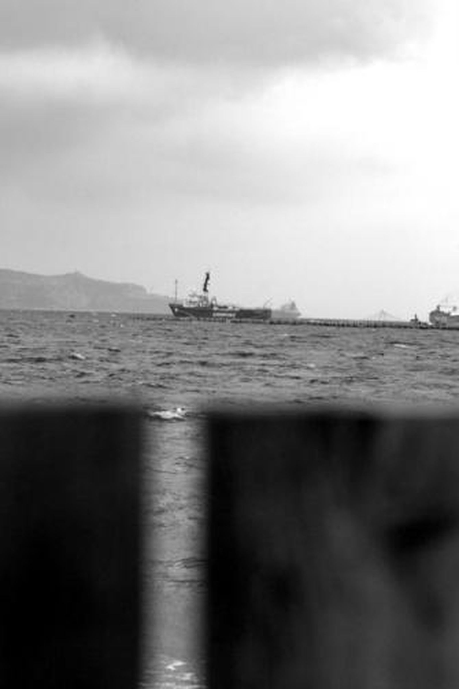 El 'Artic Sunrise' de Greenpeace, ayer, en el puerto de Algeciras.