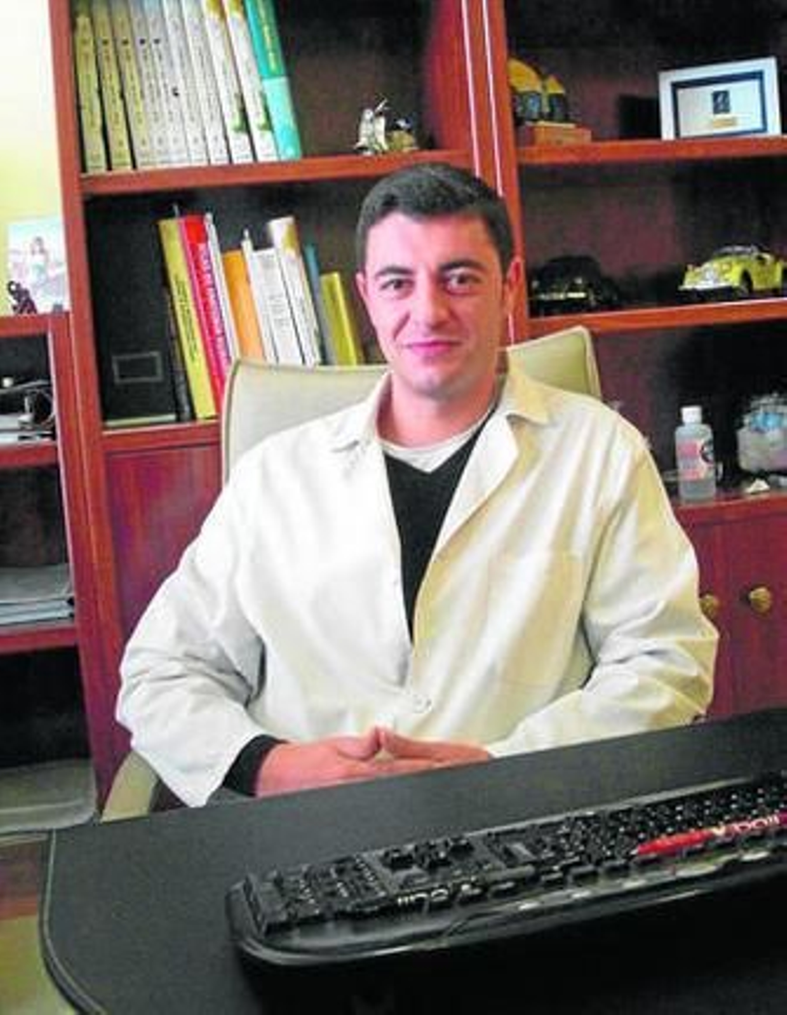 Matías Cervantes, en su consulta.