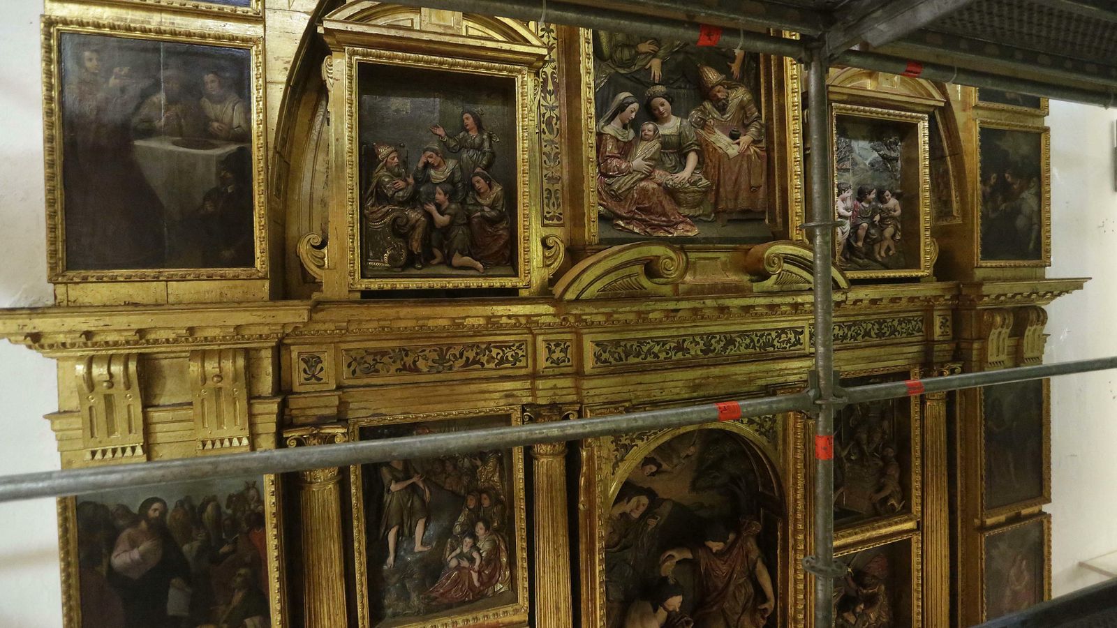 Imagen parcial del retablo.