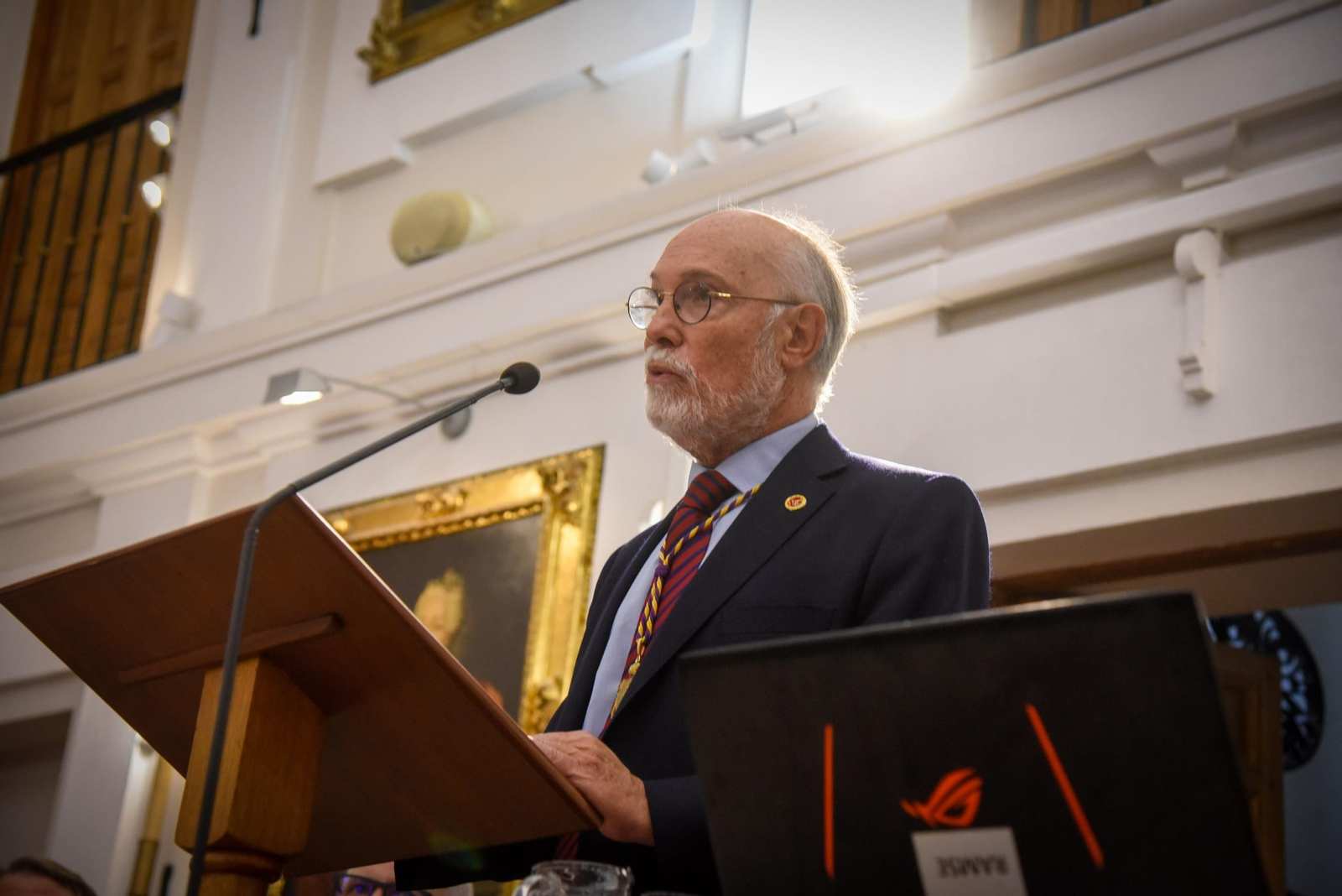 La Academia de Medicina de Sevilla recepciona a tres nuevos académicos correspondientes