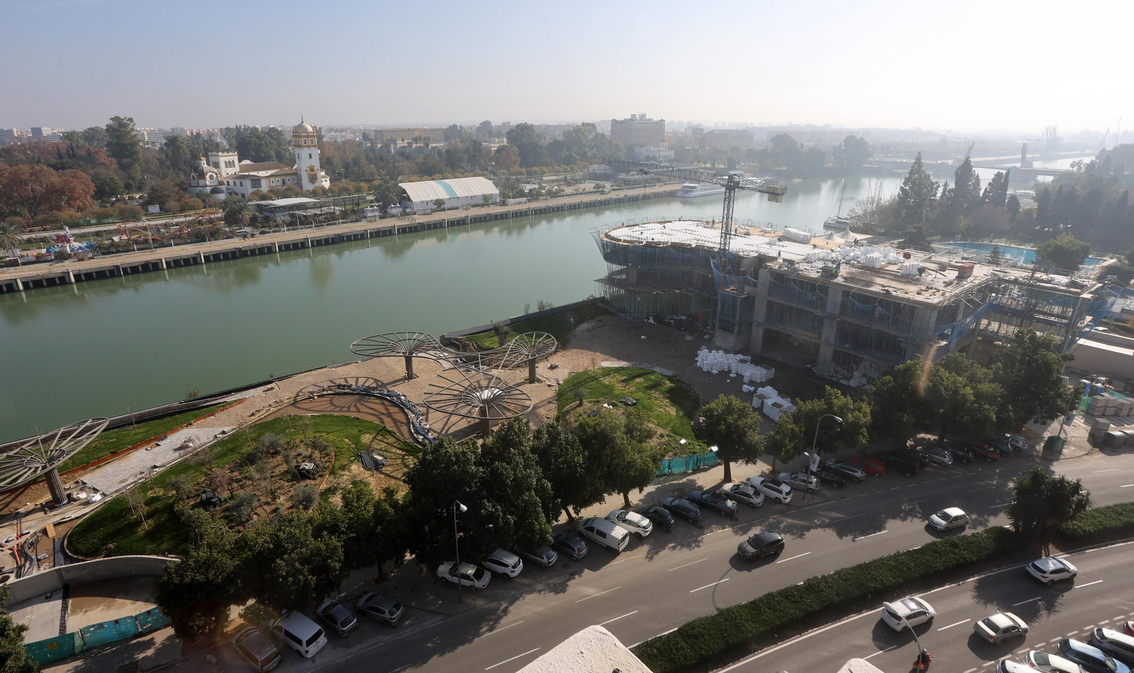 Edificio  en el Jardín de las Cigarreras
