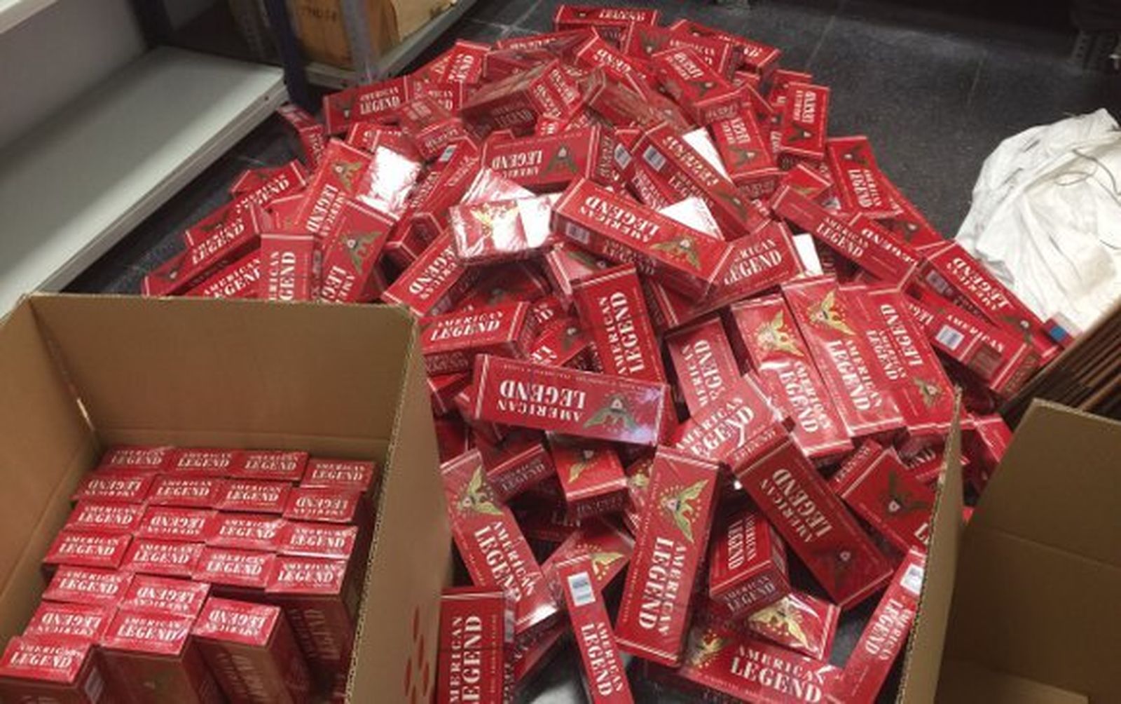 Cajetillas de tabaco de contrabando.