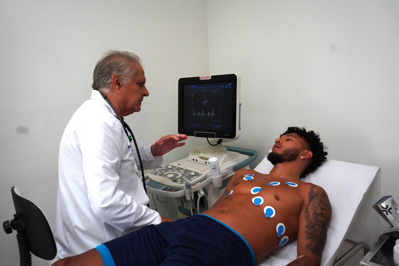 Luis Suárez, durante las pruebas médicas realizadas en el Hospital Vithas Almería