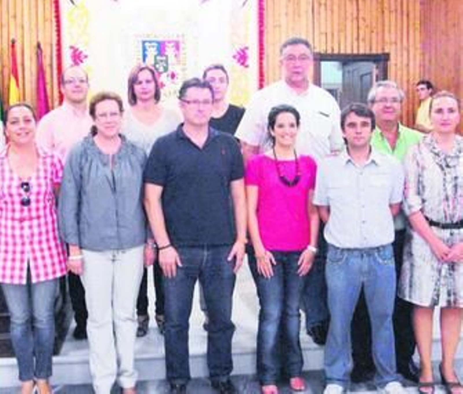 Representantes del equipo de Gobierno en la presentación del proyecto.