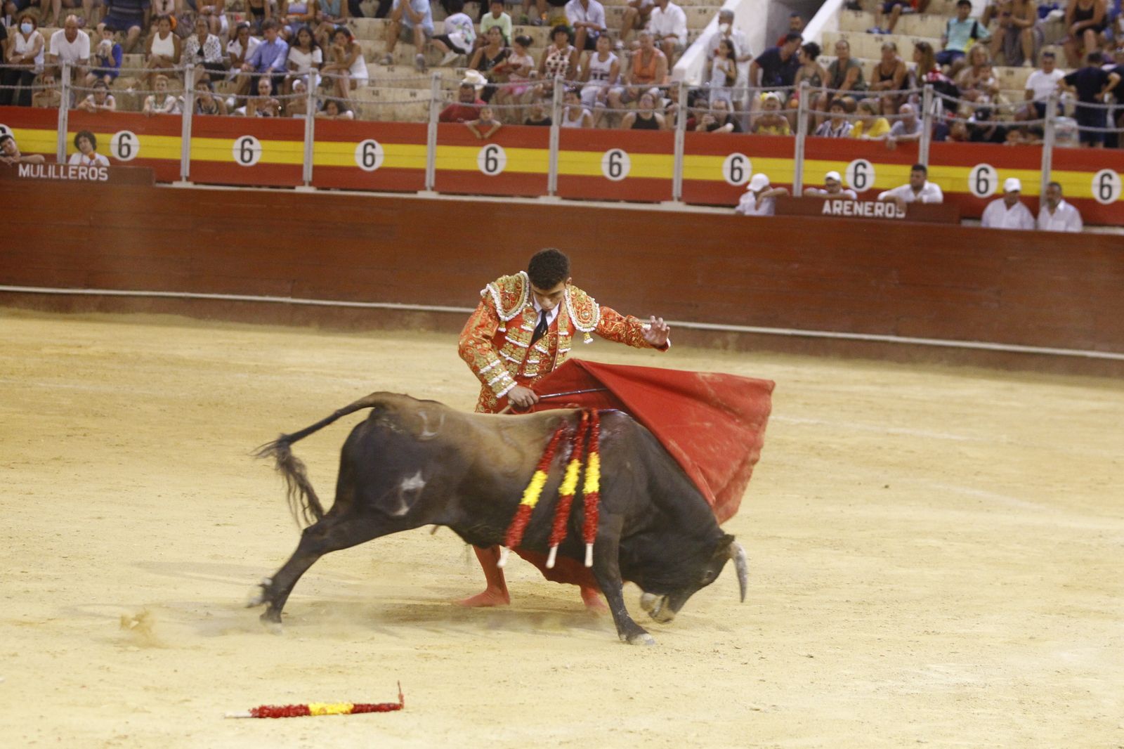 Imágenes de la novillada organizada por la Escuela Taurina de Almería
