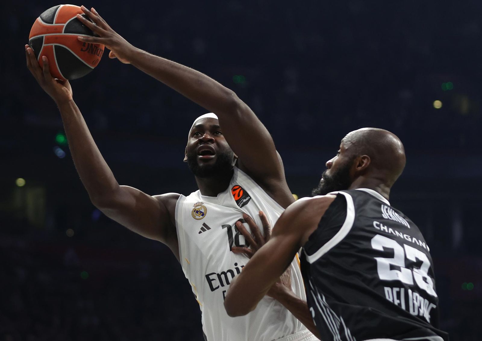 El Madrid gana con sufrimiento en Belgrado antes de ir a Málaga