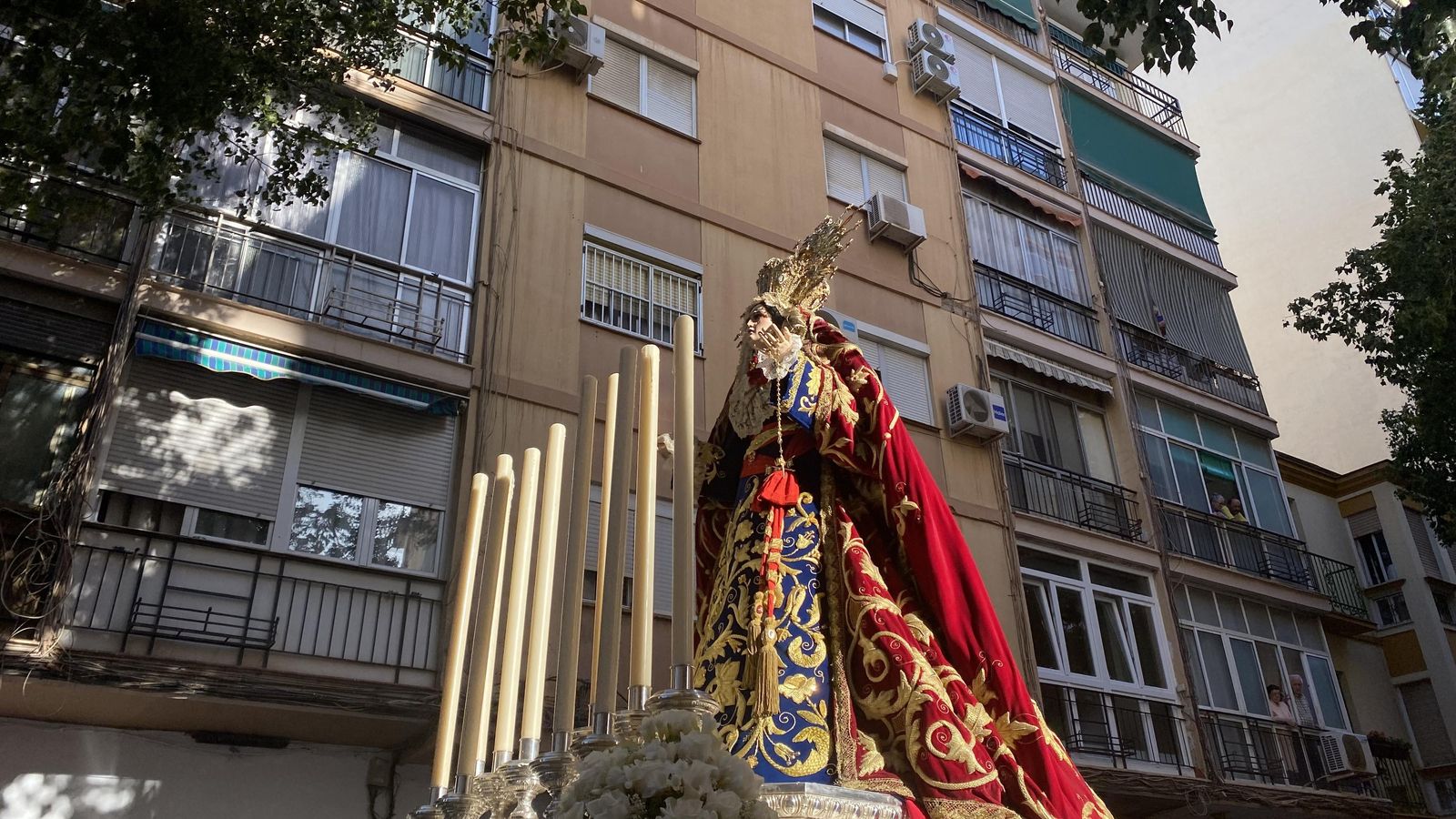 María Santísima de la Amargura Coronada durante su traslado. María Santísima de la Amargura Coronada durante su traslado.