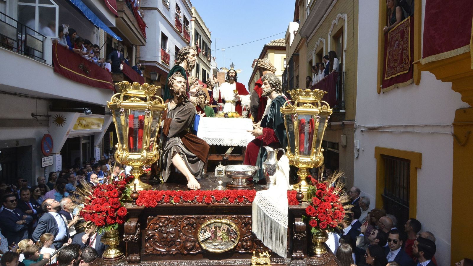 El misterio de la Cena bajo el sol del Domingo de Ramos.