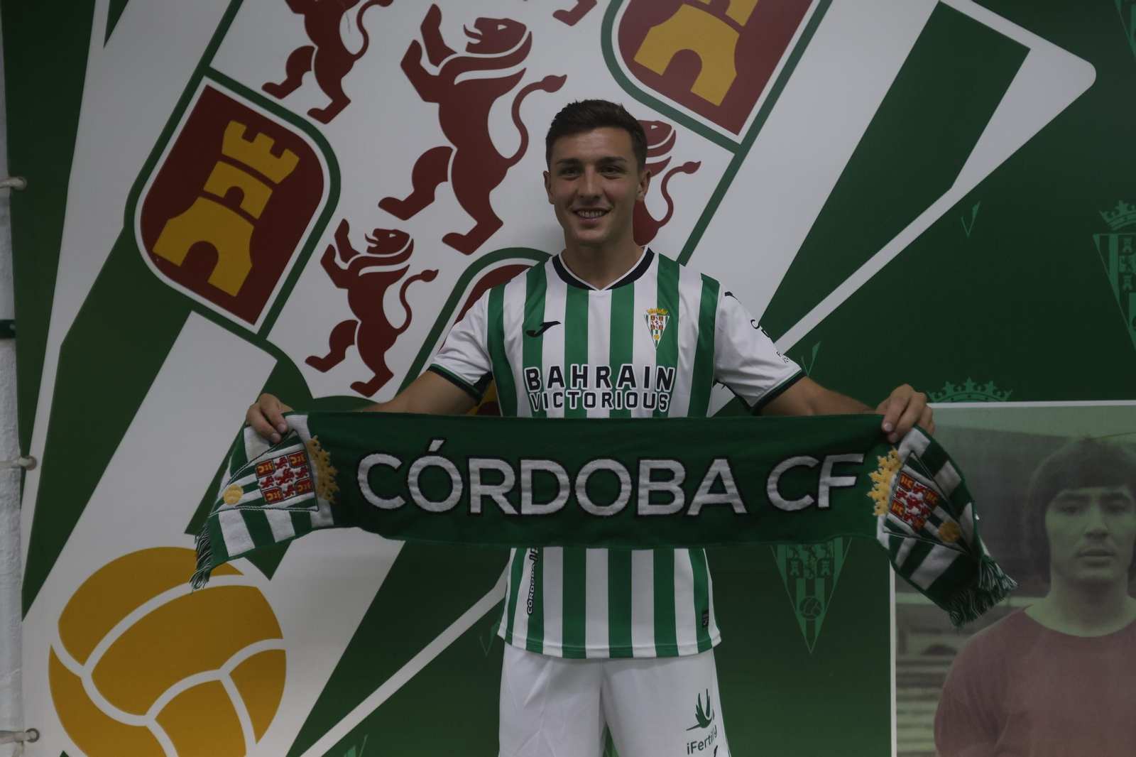 Las mejores fotos de la presentación de Alberto del Moral como nuevo jugador del Córdoba CF