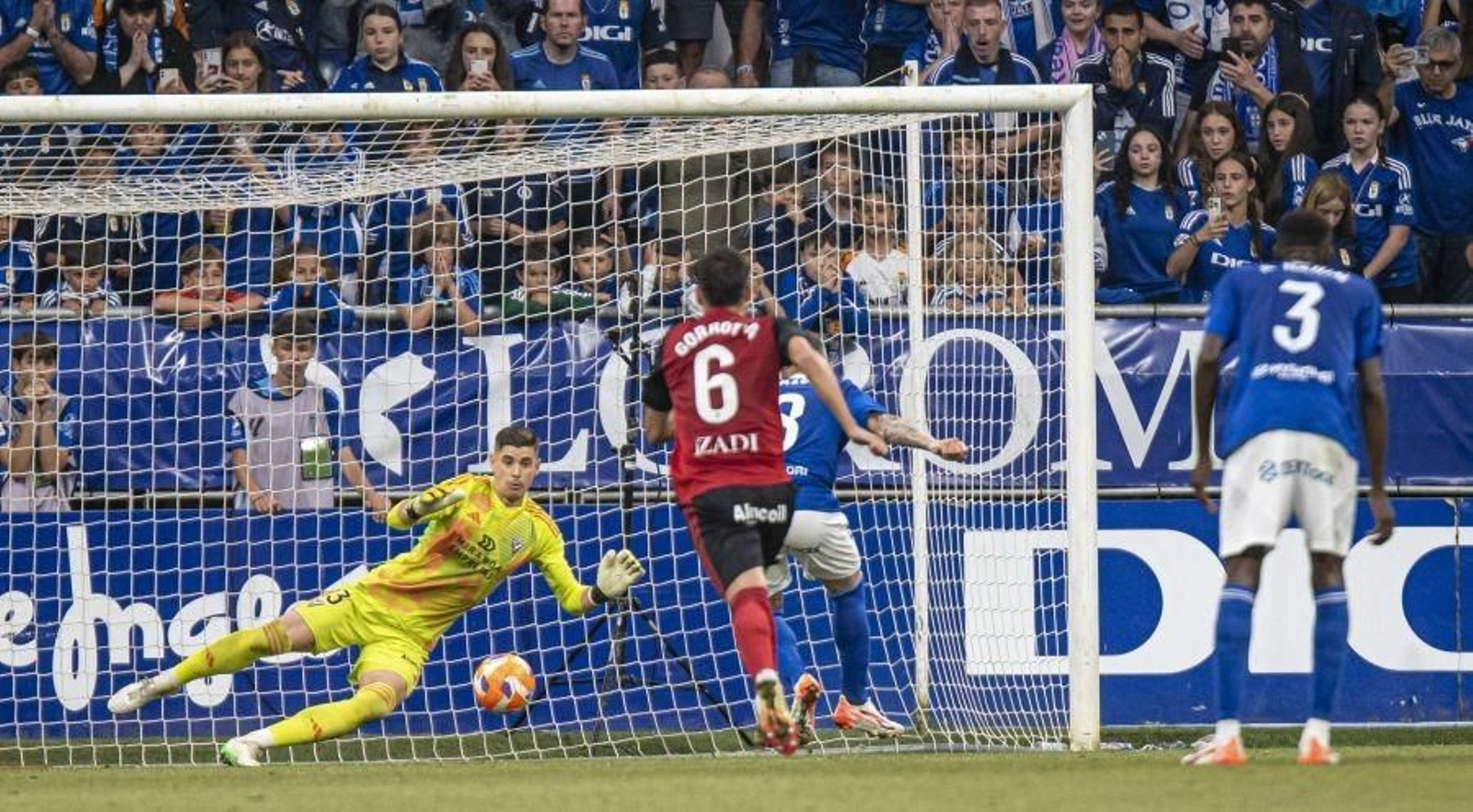 Las fotos del ascenso del Oviedo ante el Mirandés
