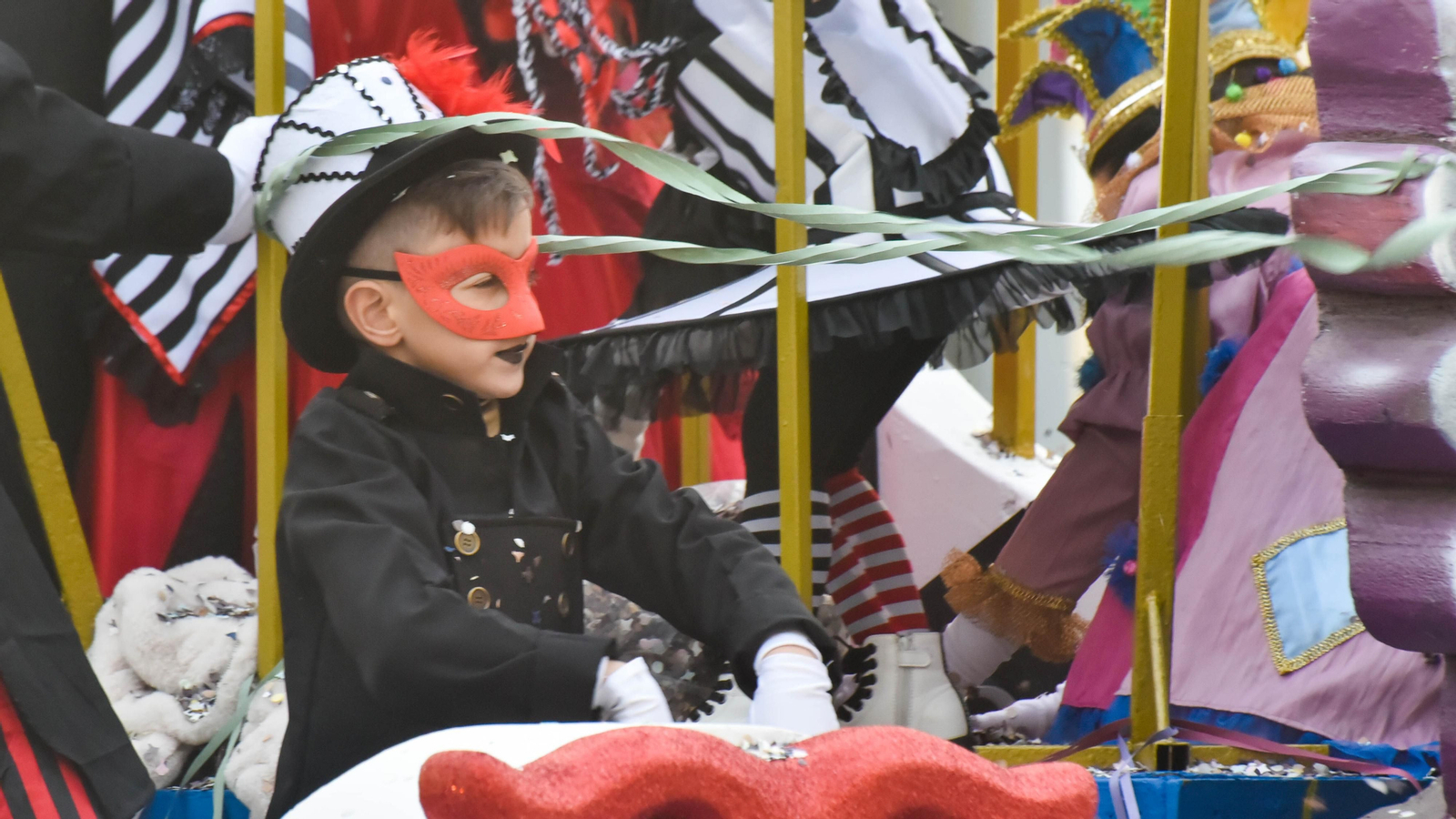 Fotos del pasacalles de Carnaval en Tarifa