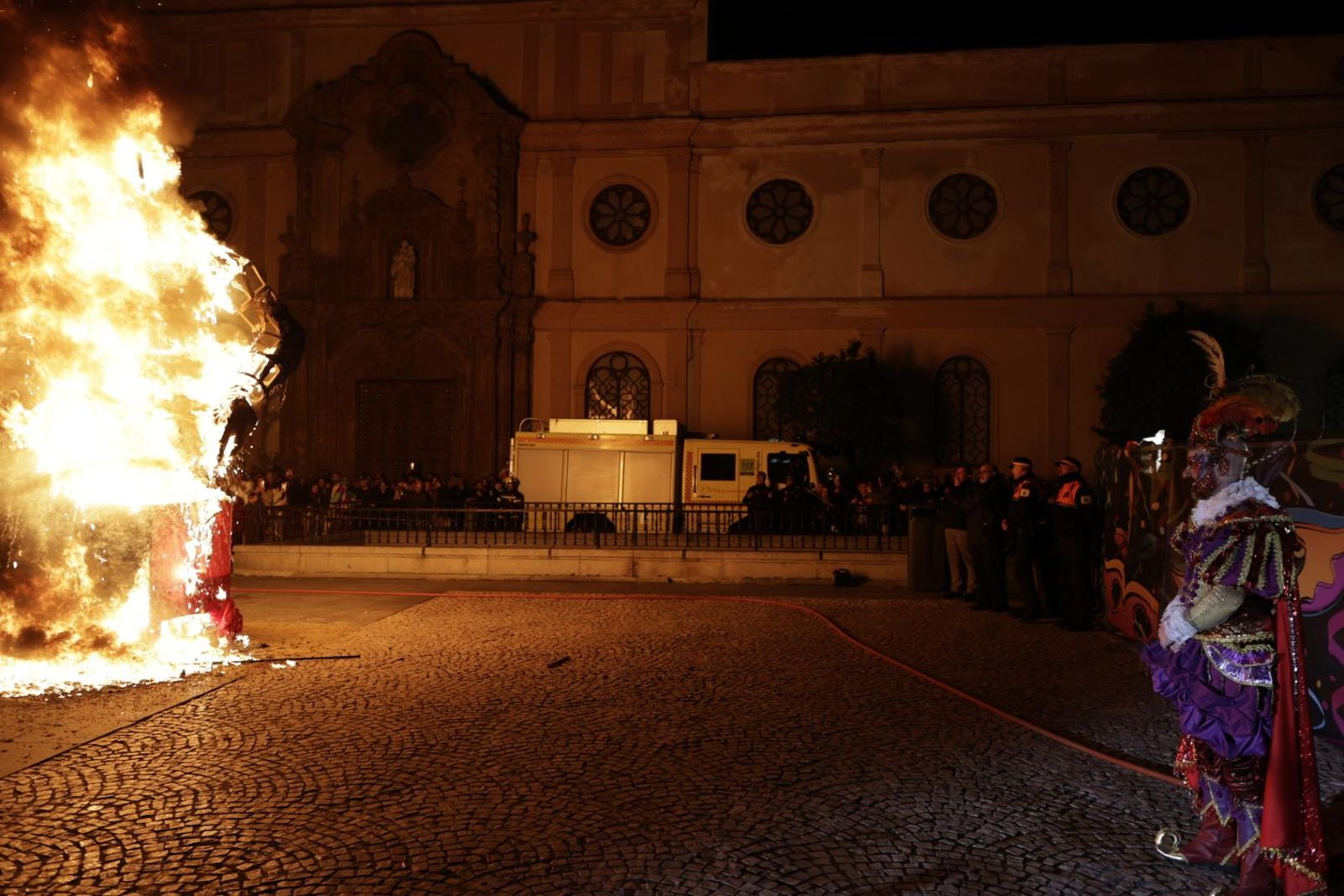 Cortejo, acto y quema del Dios Momo del Carnaval de Cádiz 2026