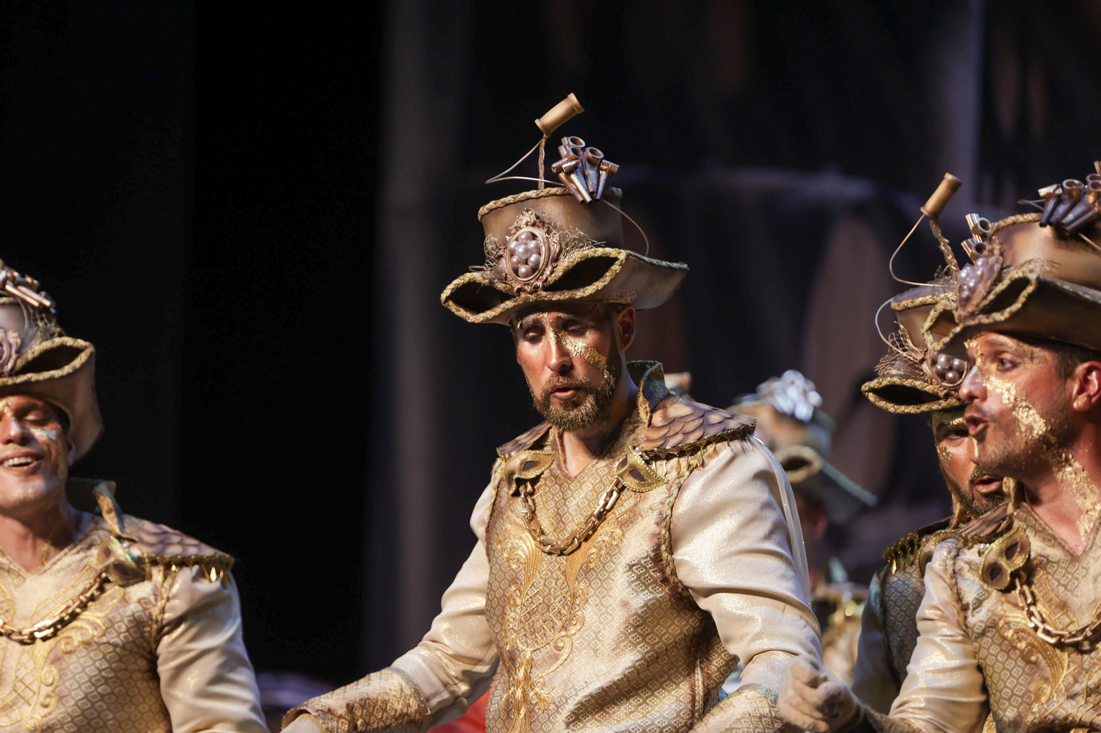 Imágenes de la actuación de la comparsa de Bollullos Par del Condado "La Sacristía" en las semifinales del Carnaval Colombino