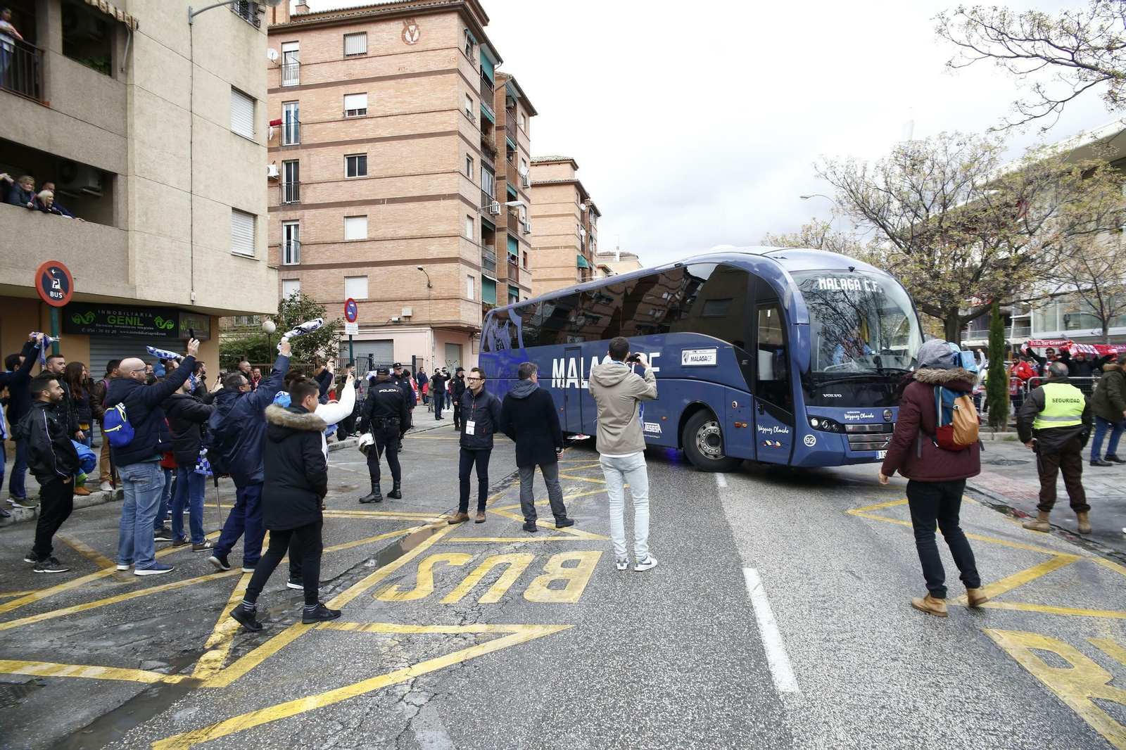 Las fotos de la afición malaguista en Granada