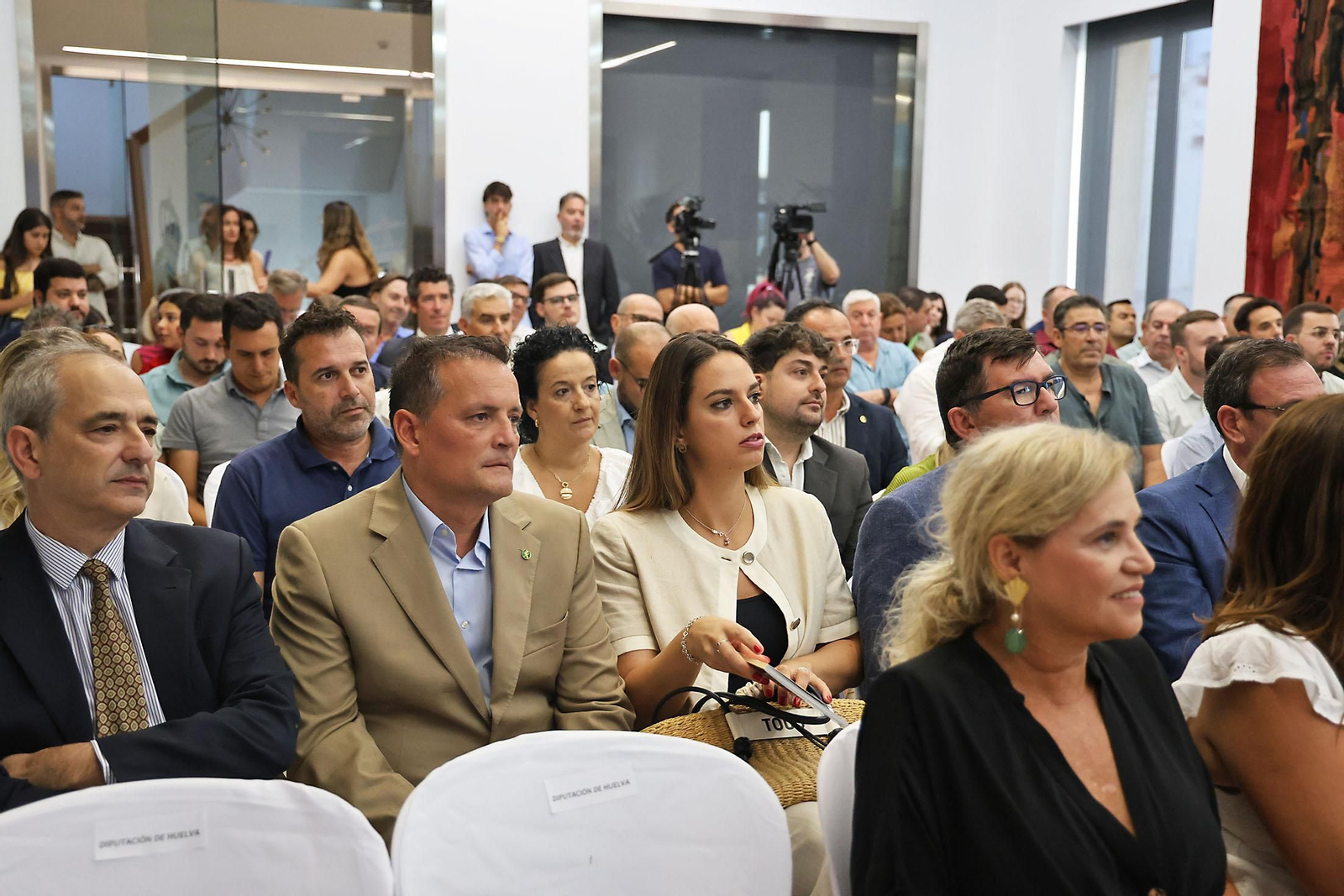 Imágenes de presentación de la guía de la Procesión Magna Mariana 2025 de Huelva Información