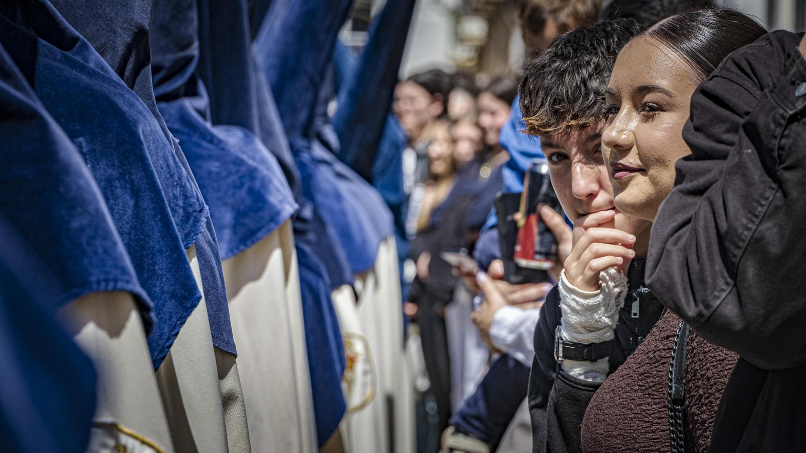 Imágenes de la salida de La Palma en la Semana Santa de Cádiz 2025