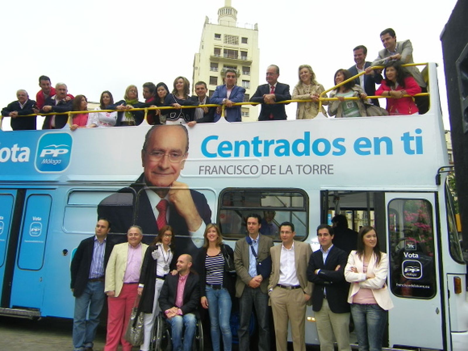 De la Torre se sube al autobús electoral en Larios
