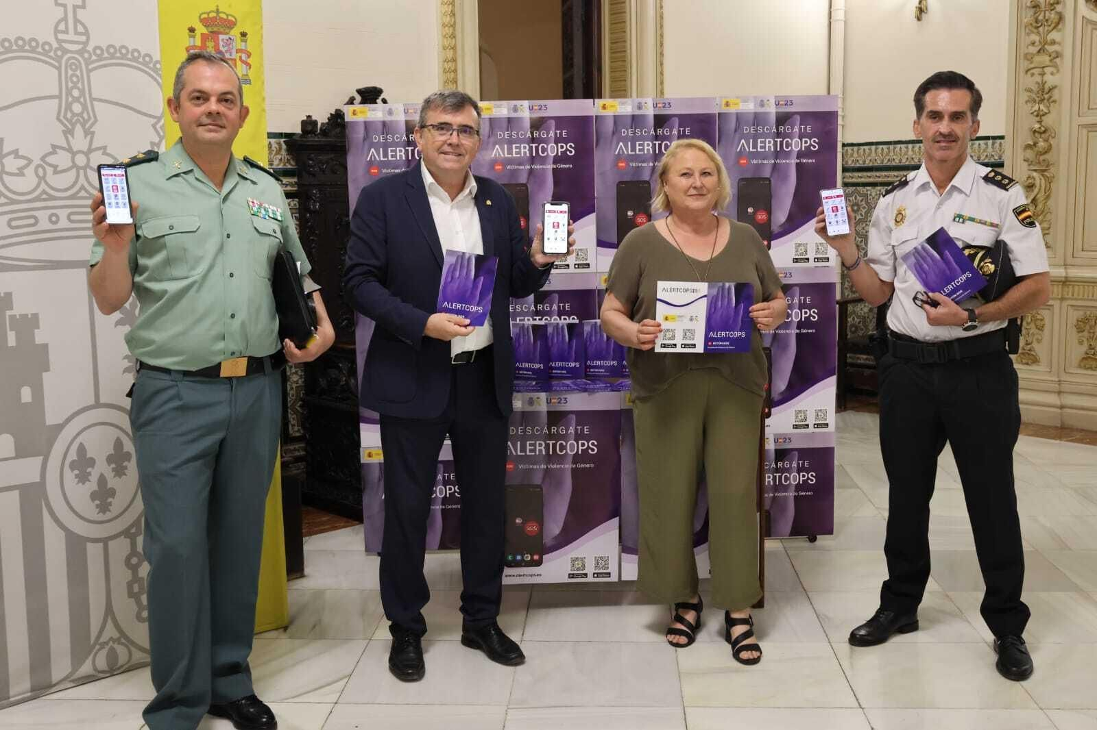 Acto de presentación del botón SOS de Alertcops Acto de presentación del botón SOS de Alertcops