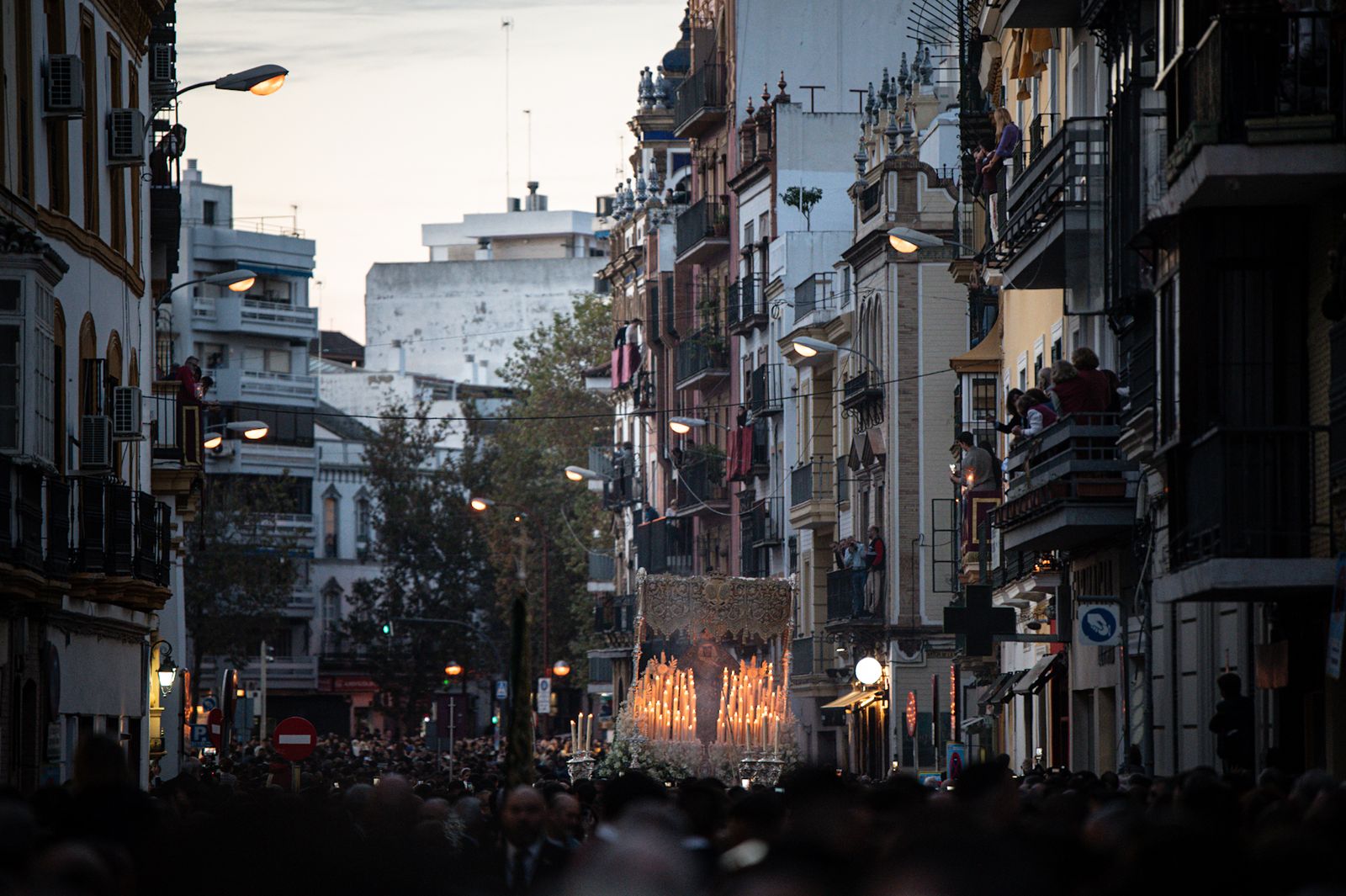 Las fotos de la Esperanza de Triana en el Baratillo